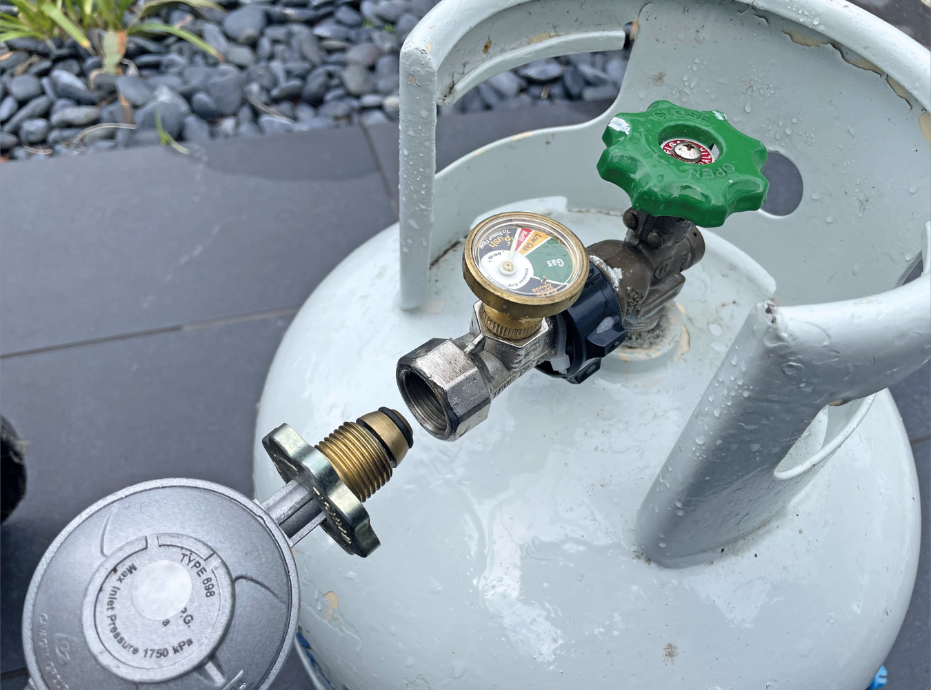 Gas cylinder