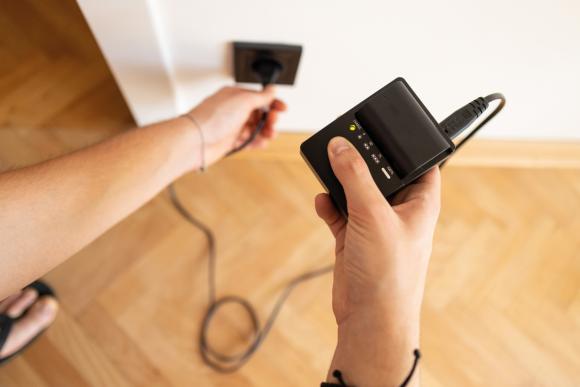Unplug device